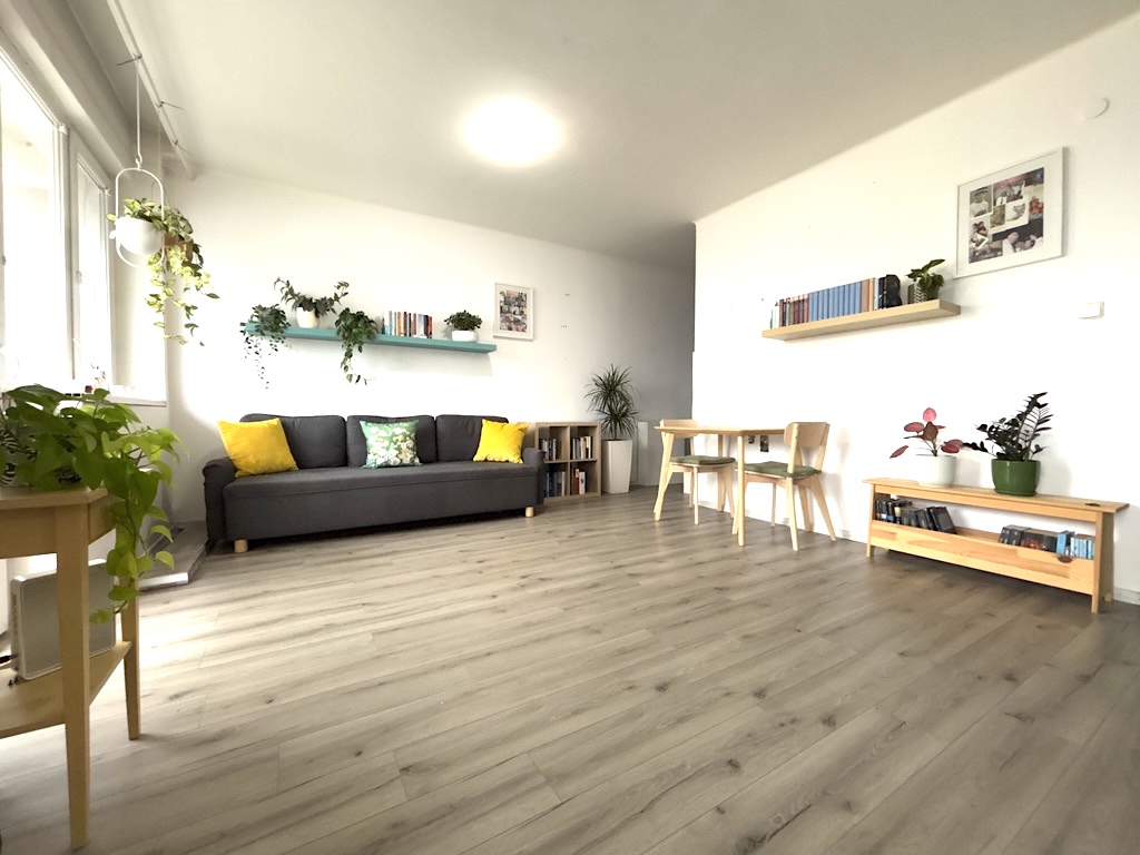 1-izbový byt s lodžiou na Nobelovej ulici – najvyššie poschodie