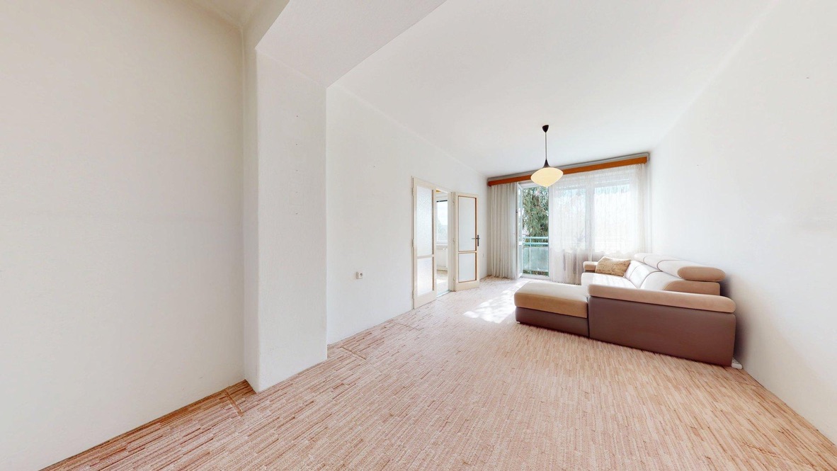 Slnečný tehlový 3-izbový byt s balkónom v srdci starého Ružinova, Štrkovec