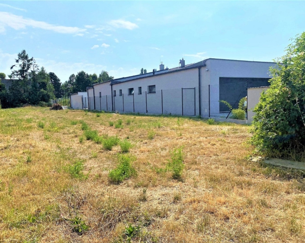PREDANÝ Pozemok 810m2  s vydaným územným rozhodnutím v Dúbravke